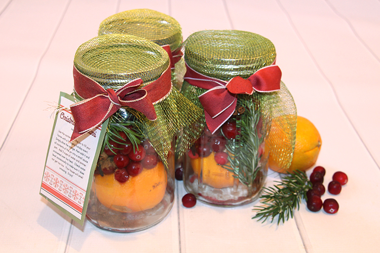 Christmas Potpourri Gift in a Jar - Gather Lemons