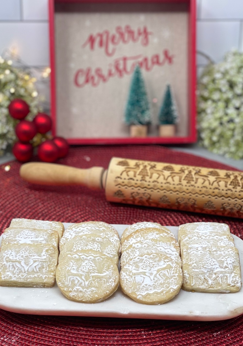 Embossed Shortbread Cookies - Nordic Ware